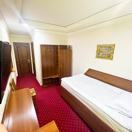 Hotel Reikartz Urgenč Exteriér fotografie