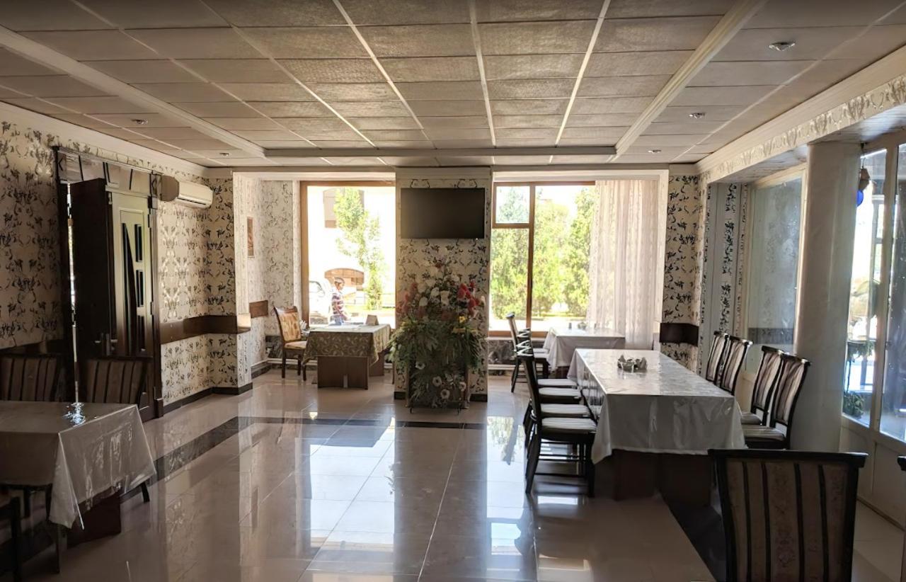 Hotel Reikartz Urgenč Exteriér fotografie