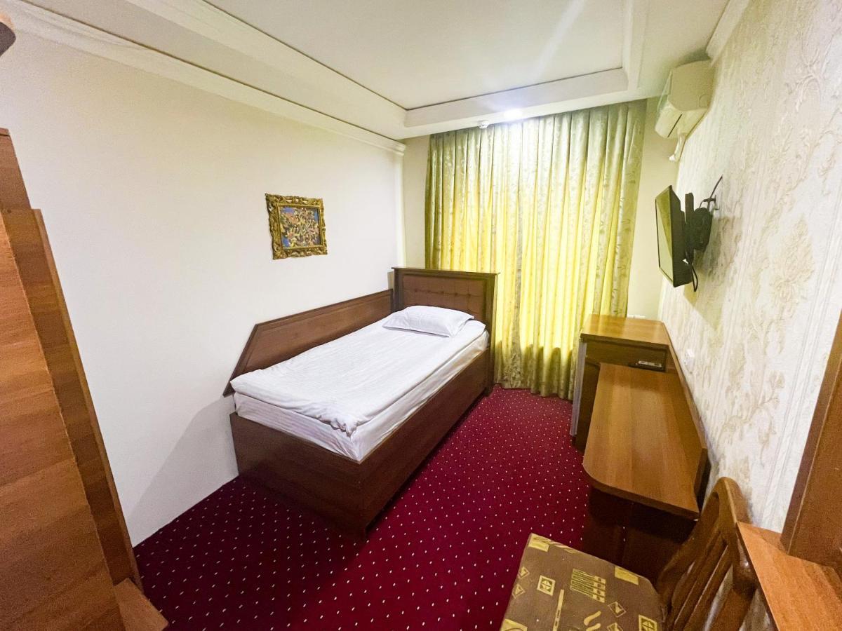 Hotel Reikartz Urgenč Exteriér fotografie