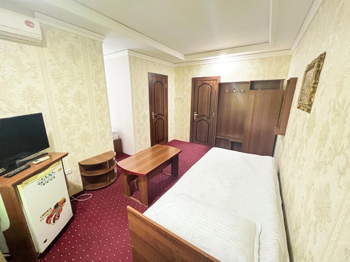 Hotel Reikartz Urgenč Exteriér fotografie